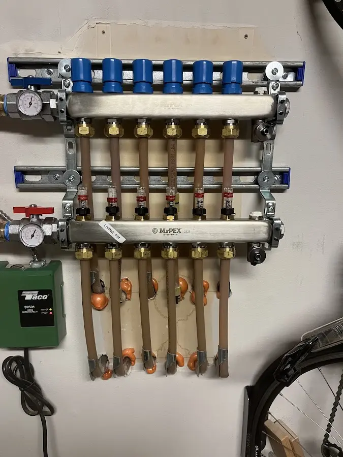 Plumber performing Gas Leak Detection at a residential property in Frankenlust